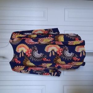 Lightweight medium floral top